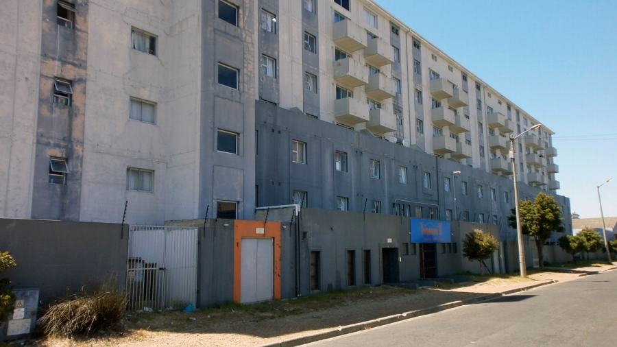 1 Bedroom Property for Sale in Maitland Western Cape